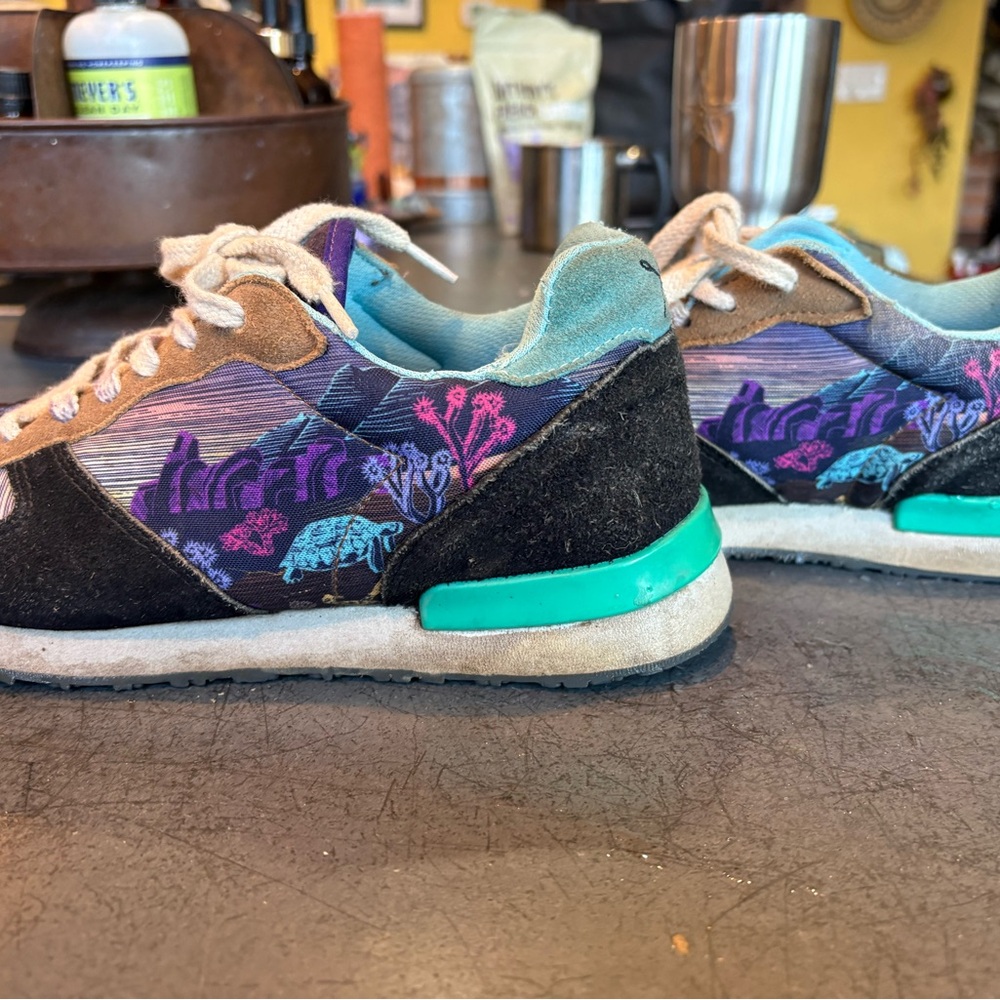 Inkkas Patterned Sneakers size 9 - Picture 4 of 5